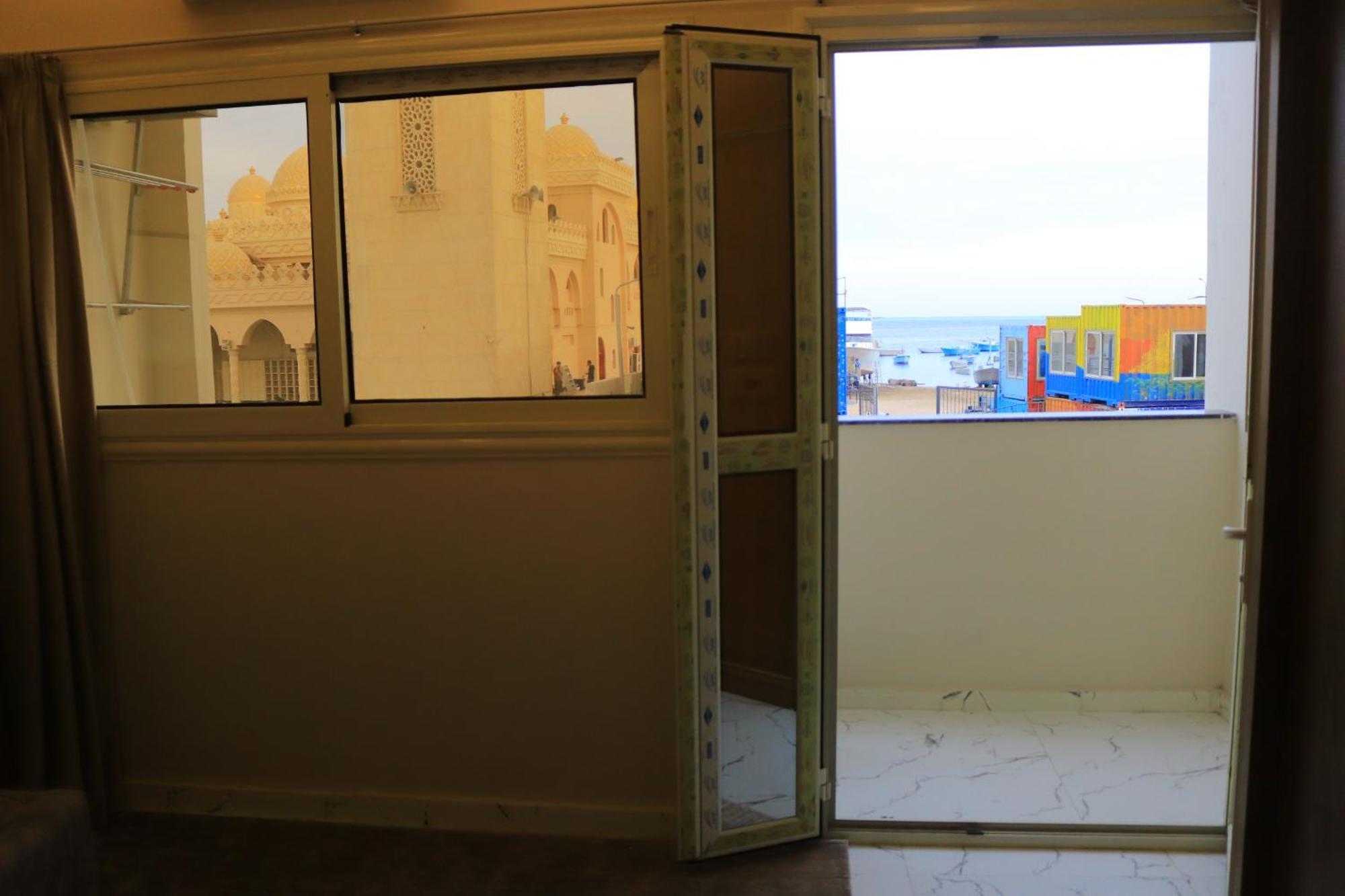 Appartement Hossam 4 *